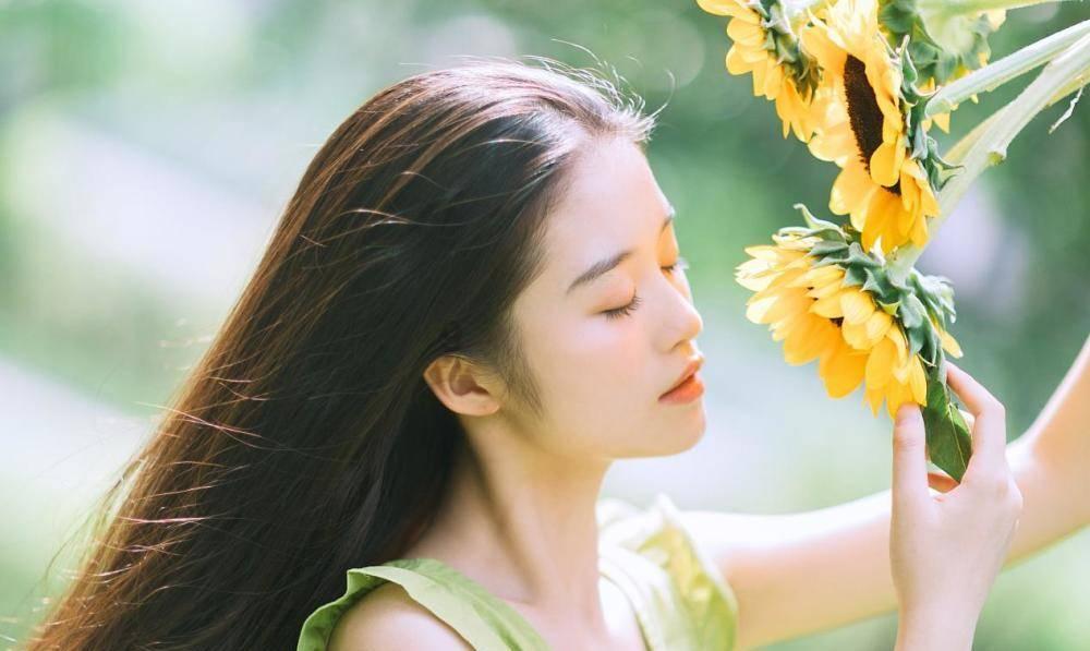 健美皇后马华，41岁英年早逝，5年后，正军级父亲抑郁而终